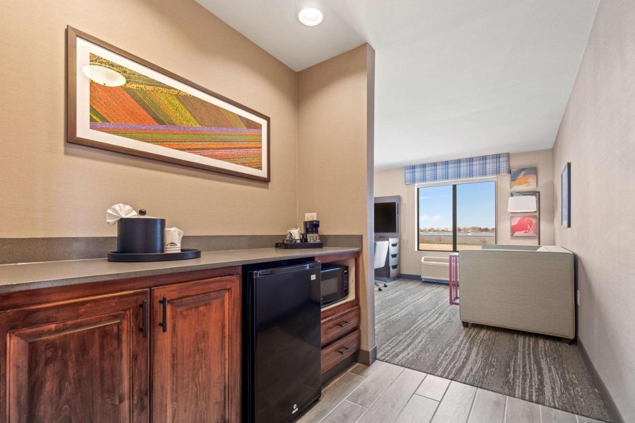 Hampton Inn & Suites Greeley Ngoại thất bức ảnh