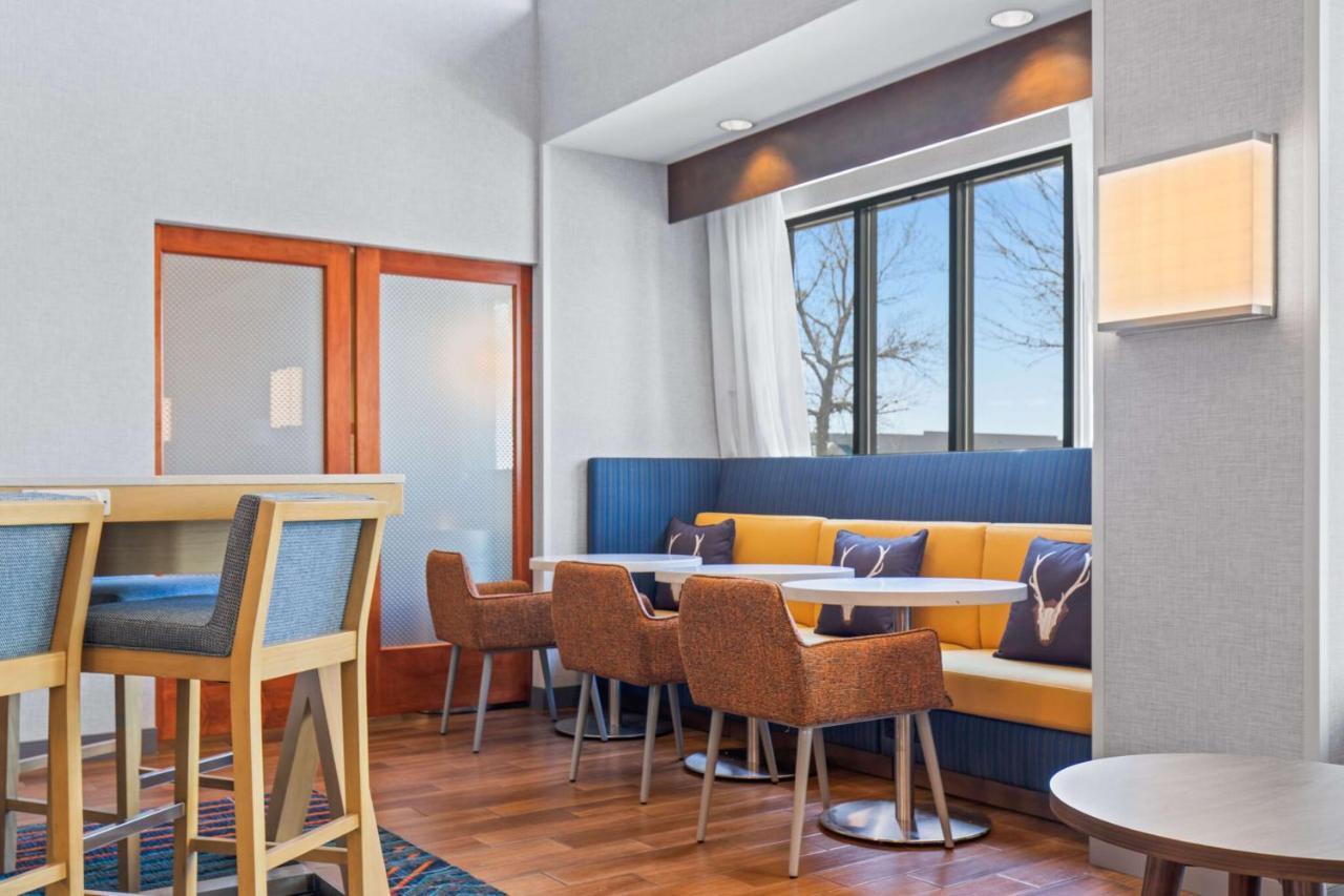 Hampton Inn & Suites Greeley Ngoại thất bức ảnh