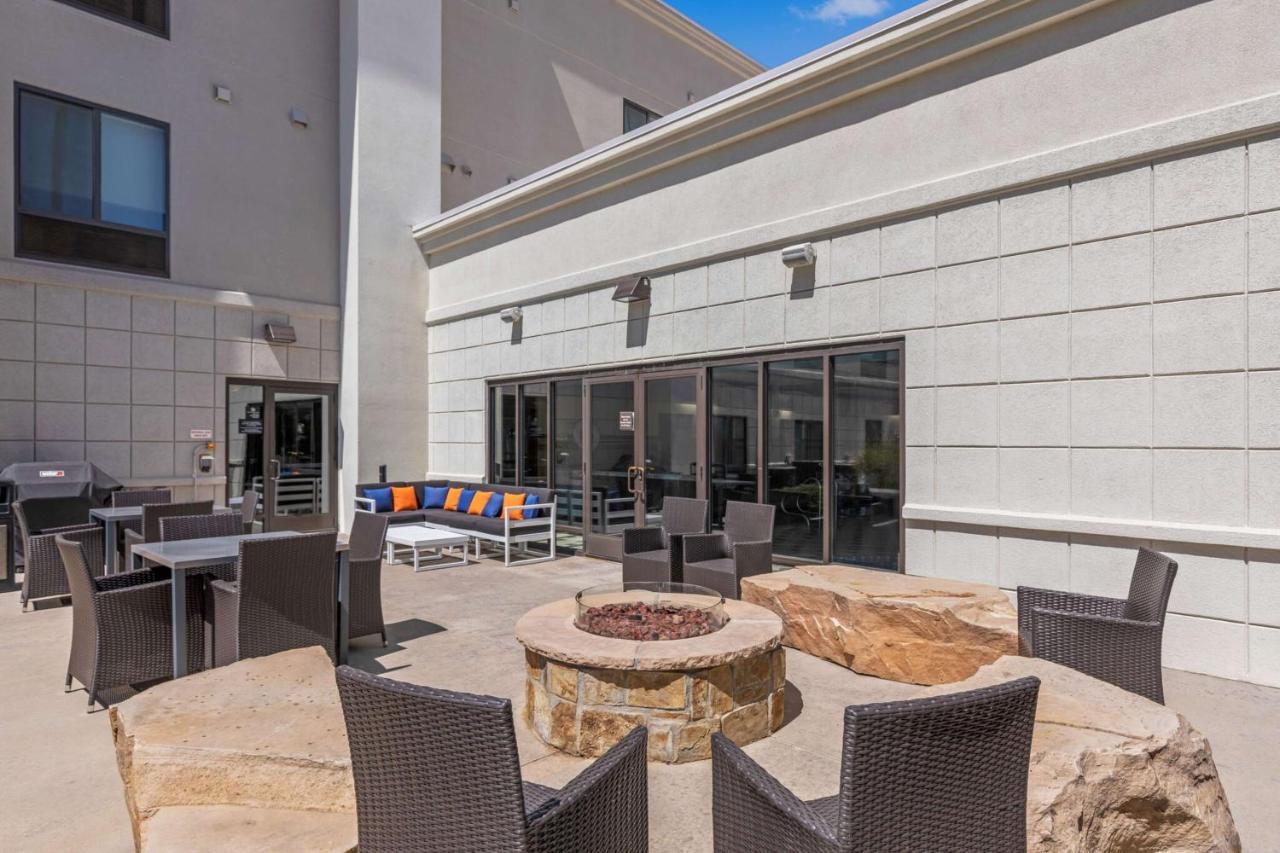 Hampton Inn & Suites Greeley Ngoại thất bức ảnh